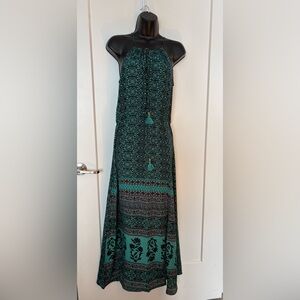 Elegant Green Patterned Maxi Dress by Earthbound Trading, size S. Elastic waist